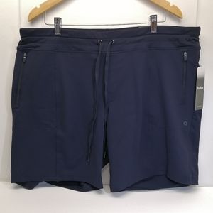 Woman's Reitmans Hyba shorts, 2x, Navy blue
